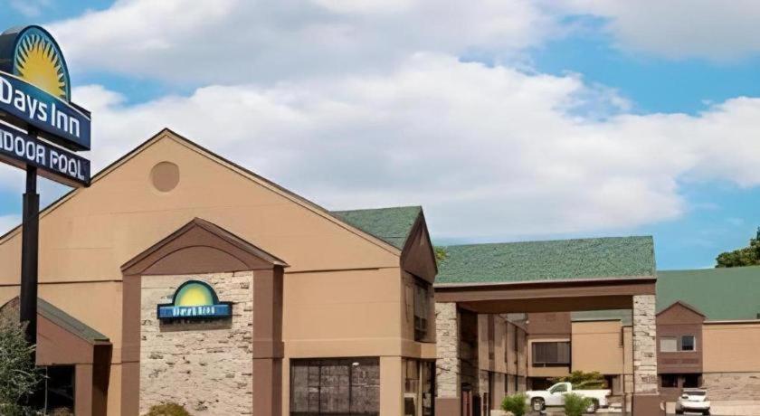 Days Inn Springfield South Exteriör bild
