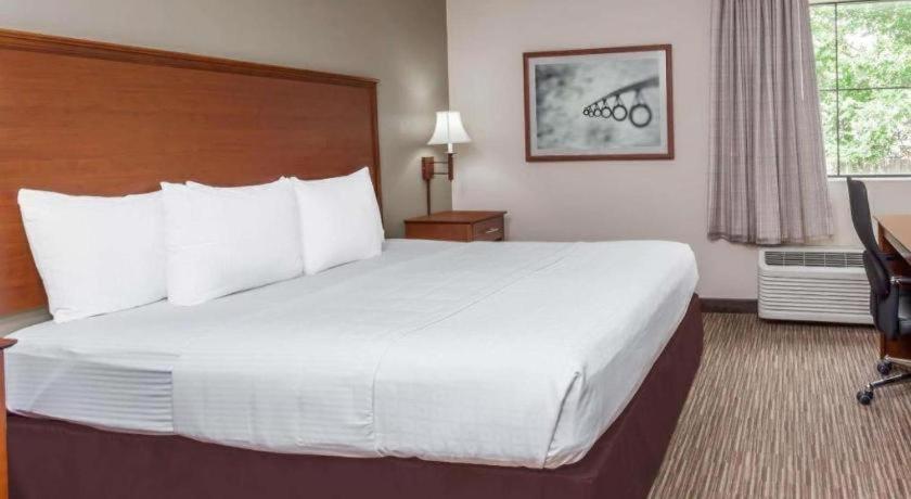 Days Inn Springfield South Exteriör bild